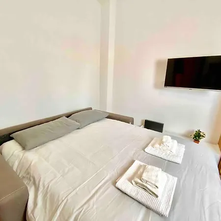 15 Minuti Dal Duomo + 8 Posti Letto Appartement Milaan