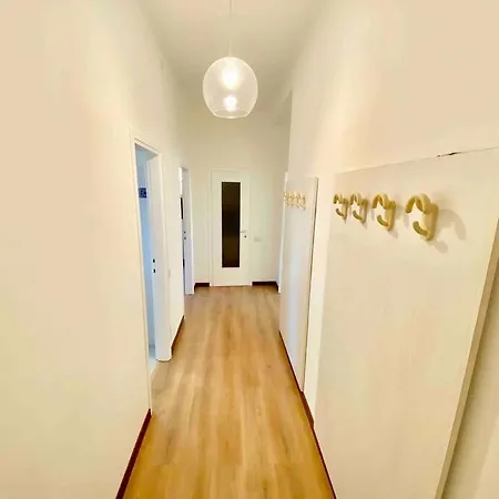 Appartement 15 Minuti Dal Duomo + 8 Posti Letto Milaan